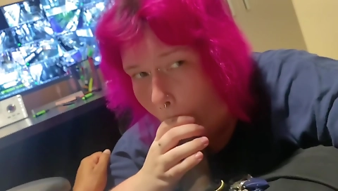 Amateur couple have a very passionate oral sex affair in the office