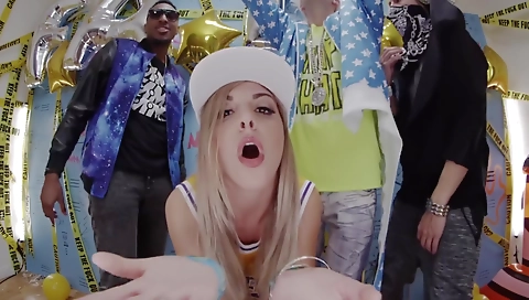 Ebony milf gives a public sex show and invites teen