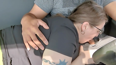 Blonde milf shows her pussy and gives a great deepthroat