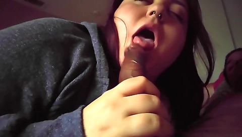 Buxom brunette 1956 is ready to have sex in amateur clip